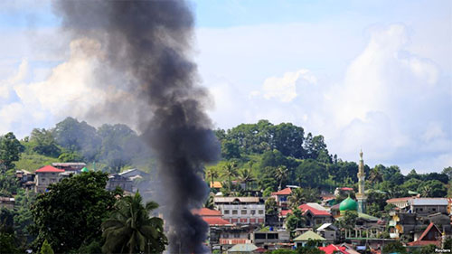 Se reanudan los combates en el sur de Filipinas tras una breve pausa